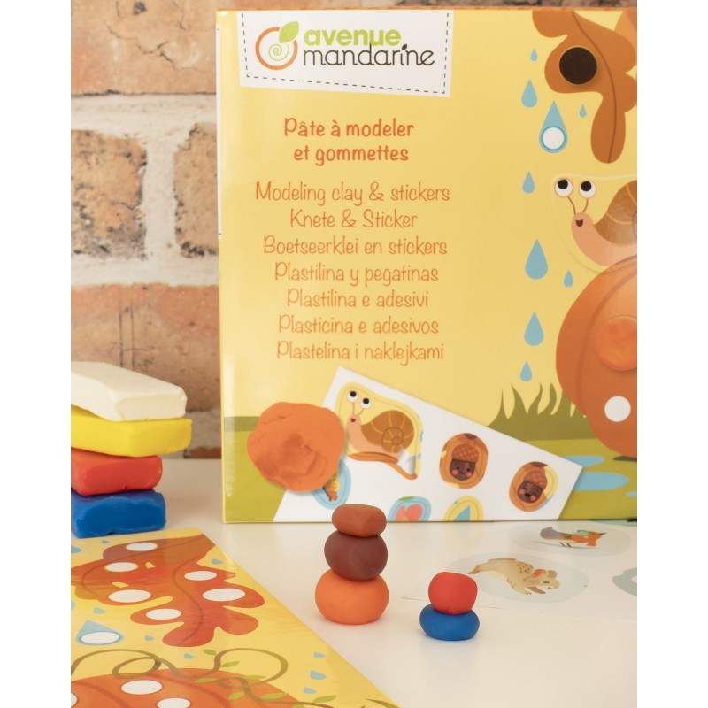 Coffret pâte à modeler et gommettes - Saisons Coffret pâte à modeler et gommettes - Saisons