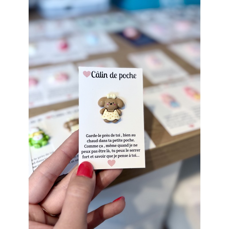 Carte Câlin de Poche - Chien noeud crème Carte Câlin de Poche - Chien noeud crème