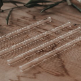 Set de 4 pailles en verre...
