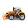 Tracteur Massey Ferguson avec lâme de déneigement