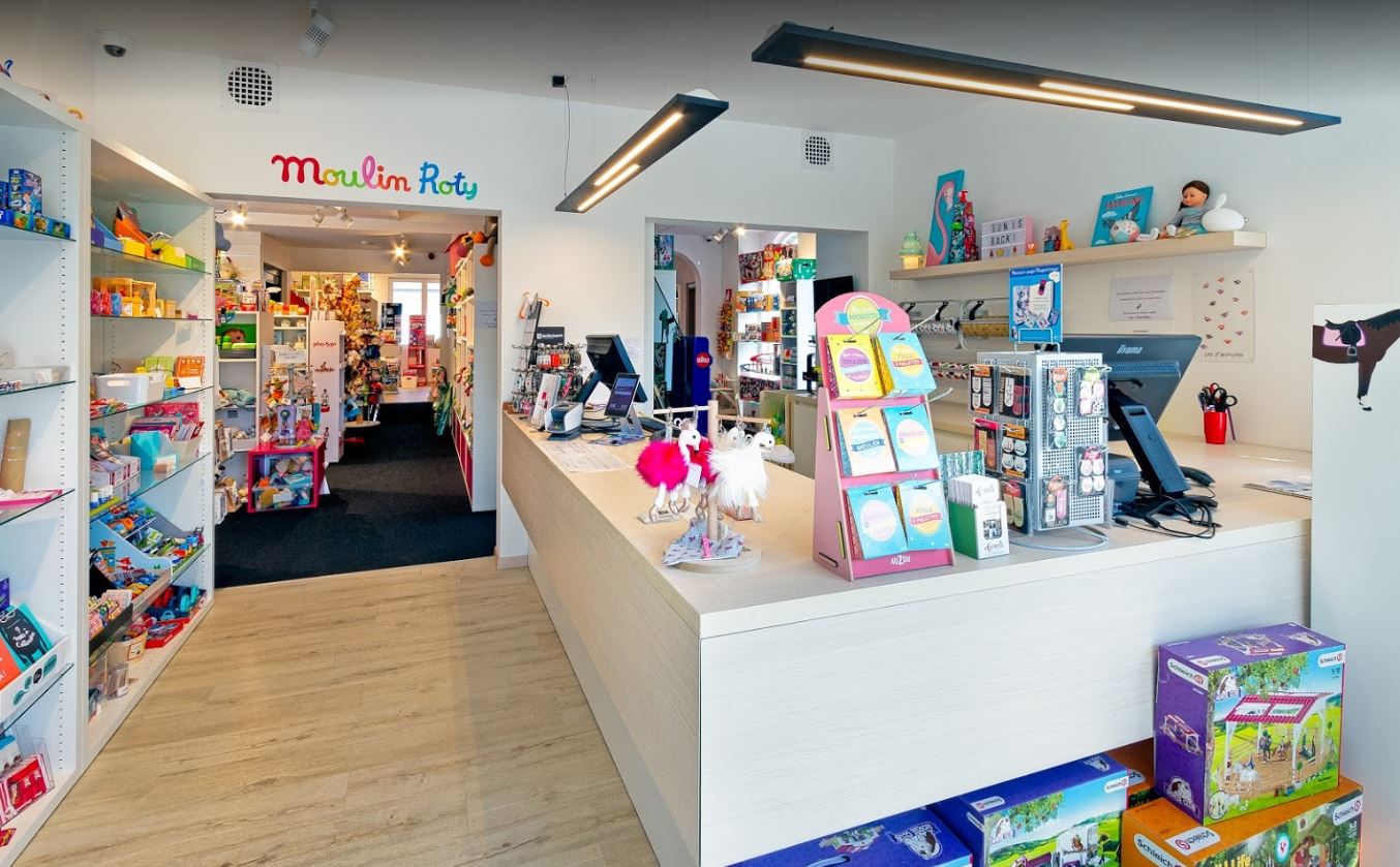 interieur-magasin-de-jouets-leszarsouill