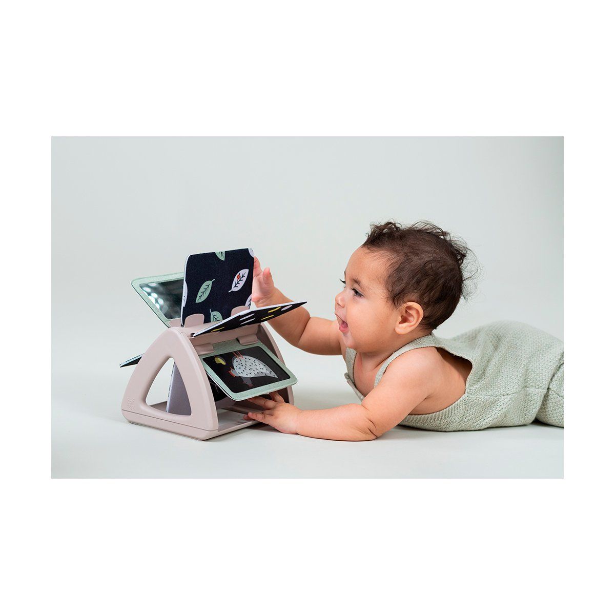 605566133850-livre-chevalet-tournant---noir-et-blanc