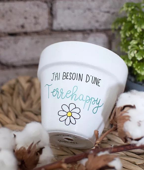 2000004009137-cache-pot-en-terre-cuite---jai-besoin-dune-terrehappy
