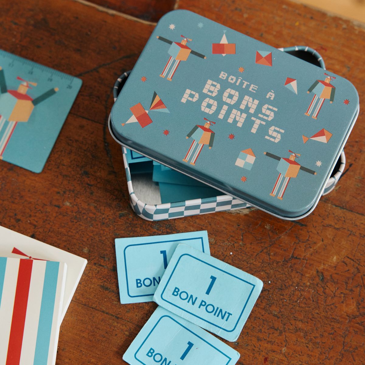 5555500371198-boite-a-bons-points-robots-et-damier---dans-les-airs