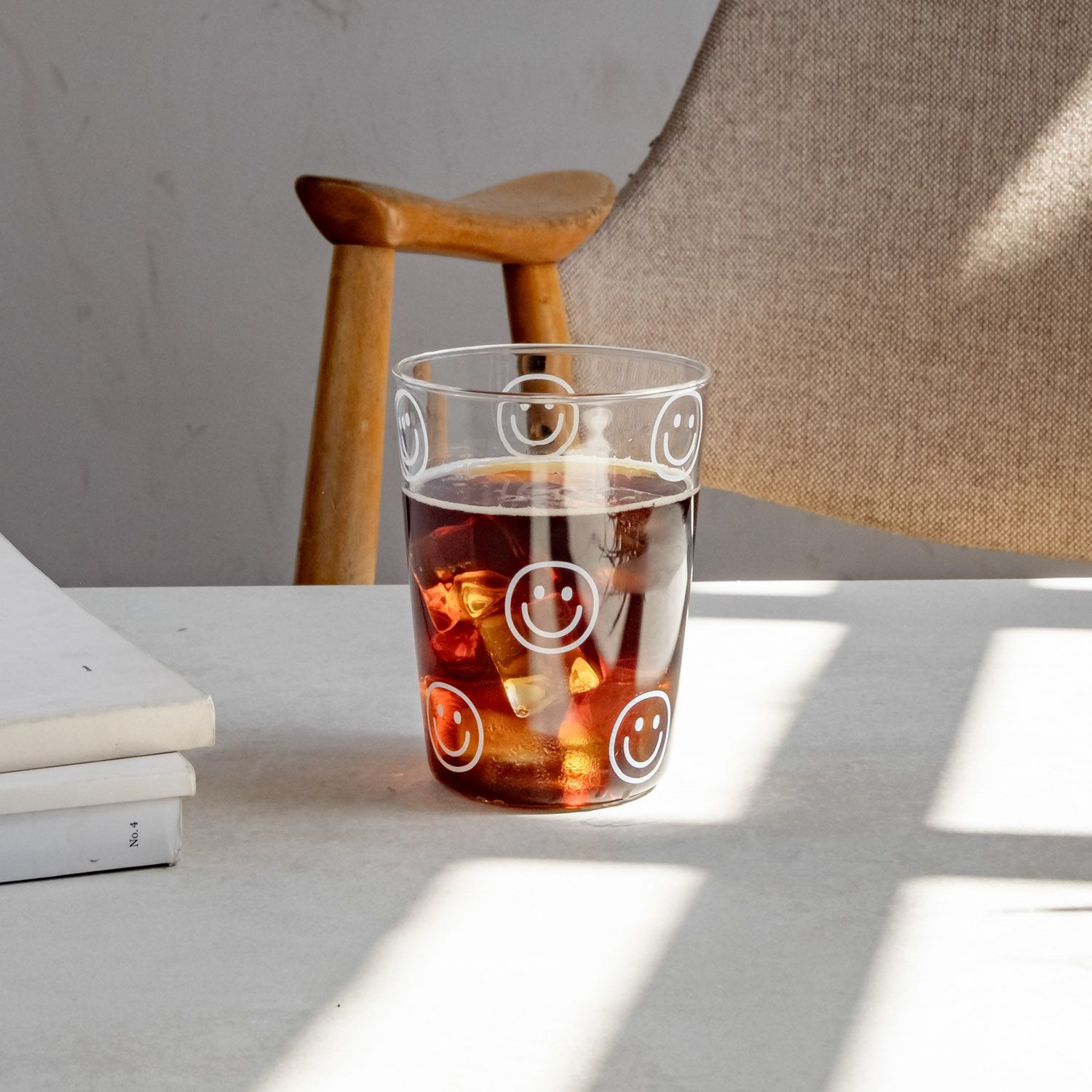 4262376529820-verre-a-boire-smileys-blanc